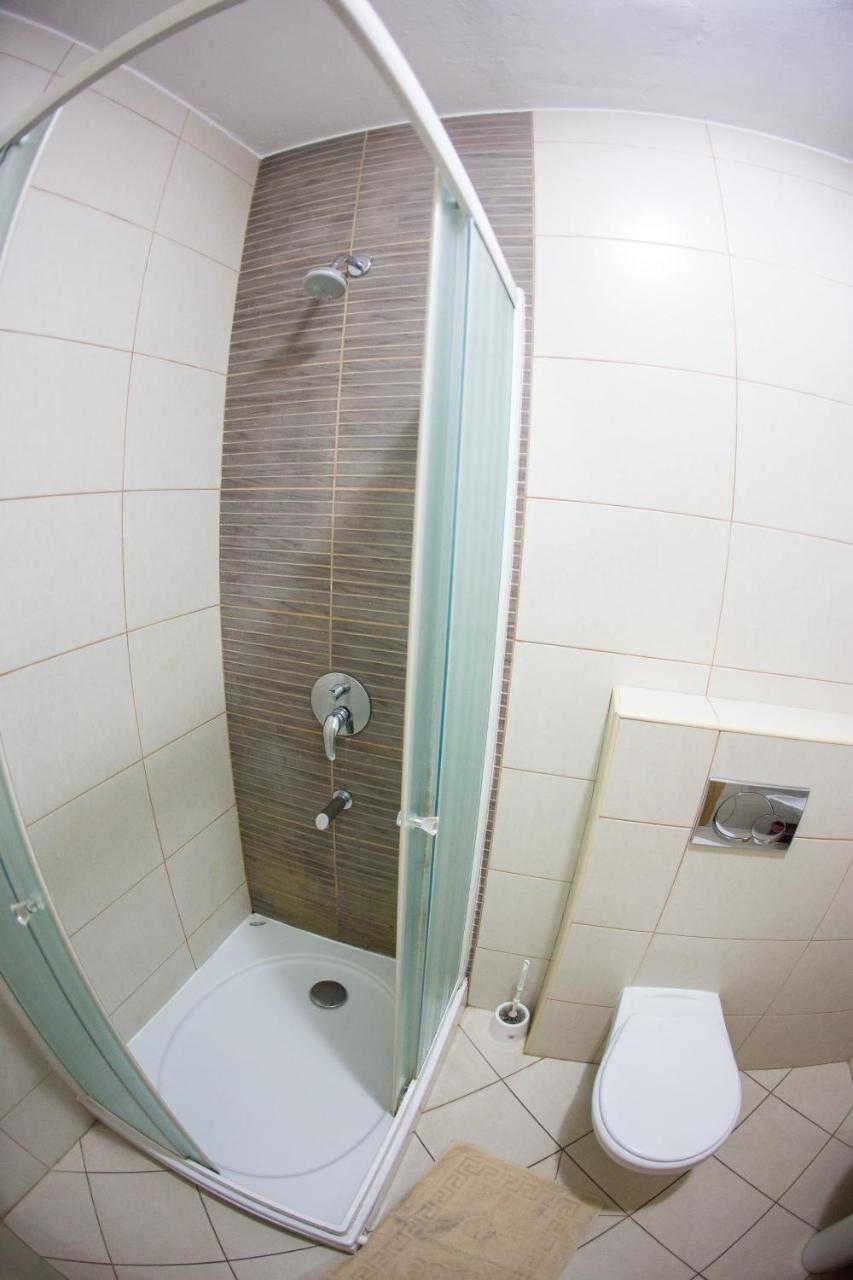 Guest House Mandarina بودفا المظهر الخارجي الصورة